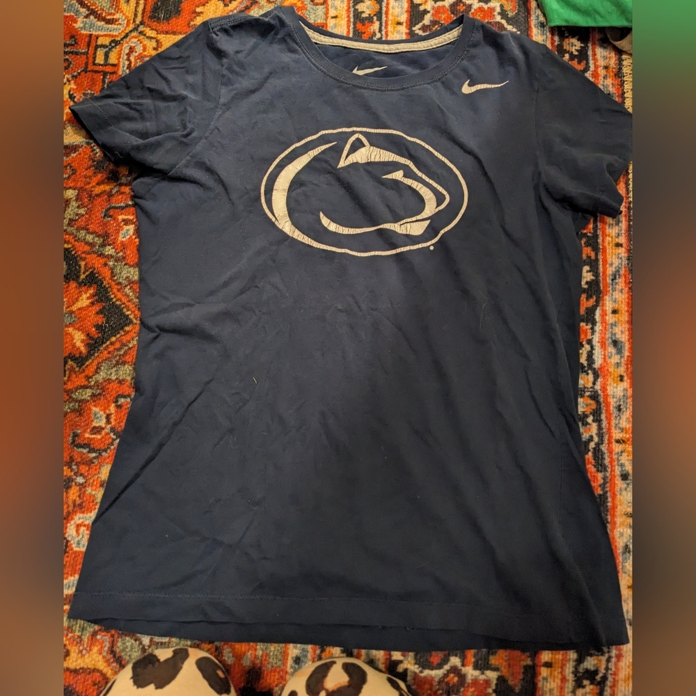 Nike kid's XL slim fit Penn state tee. Navy